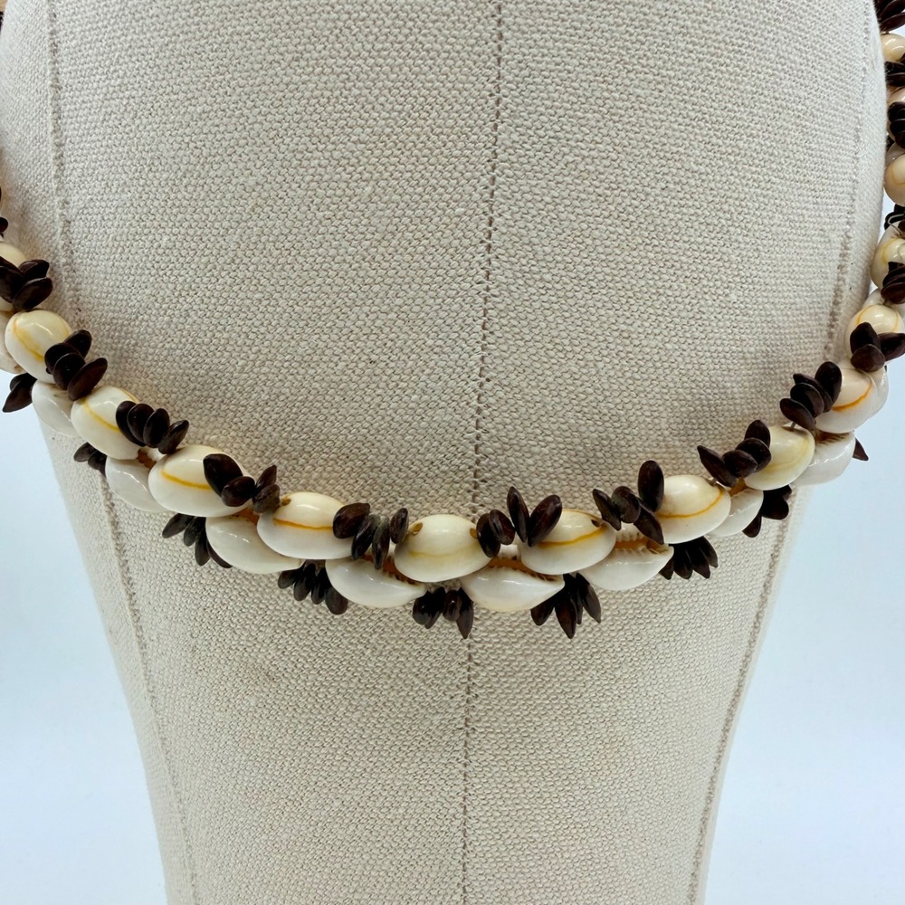Unbranded Vintage Cowrie Shell and Seed‎ Necklace Tropical Boho Beach Vintage
